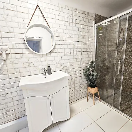 Marigold Boutique Apartment Brasov Exterior photo